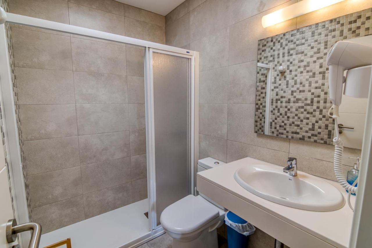 Apartamentos Las Golondrinas กาลาเอนบอสช์ ภายนอก รูปภาพ